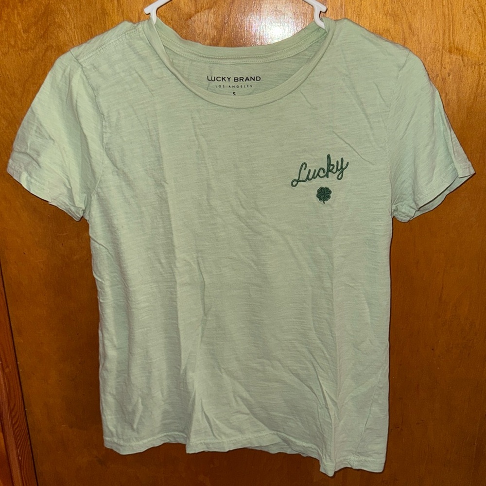 Lucky brand tshirt 🍀